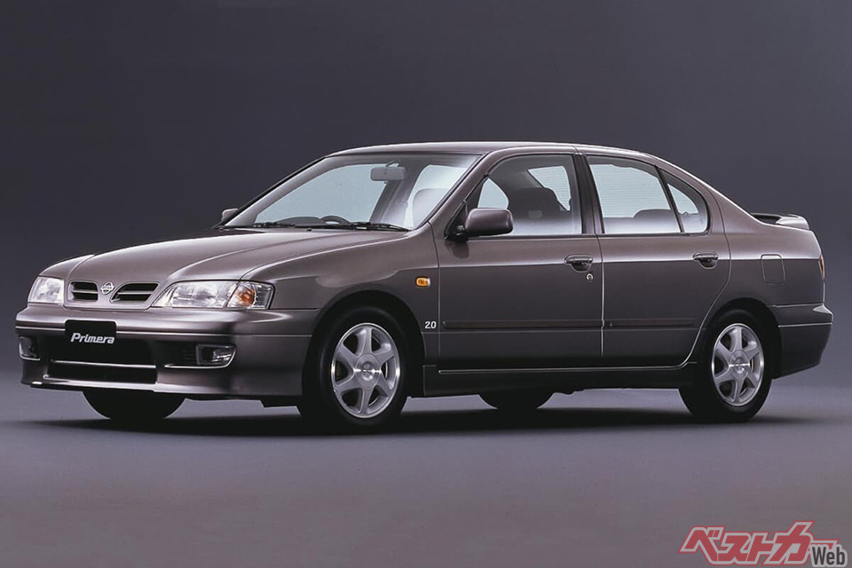 1995年から2001年まで販売。リアサスには新開発のマルチリンクを採用