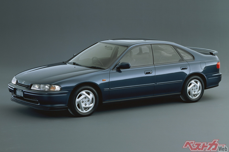 1996年まで販売された全高1380mmの4ドアハードトップ