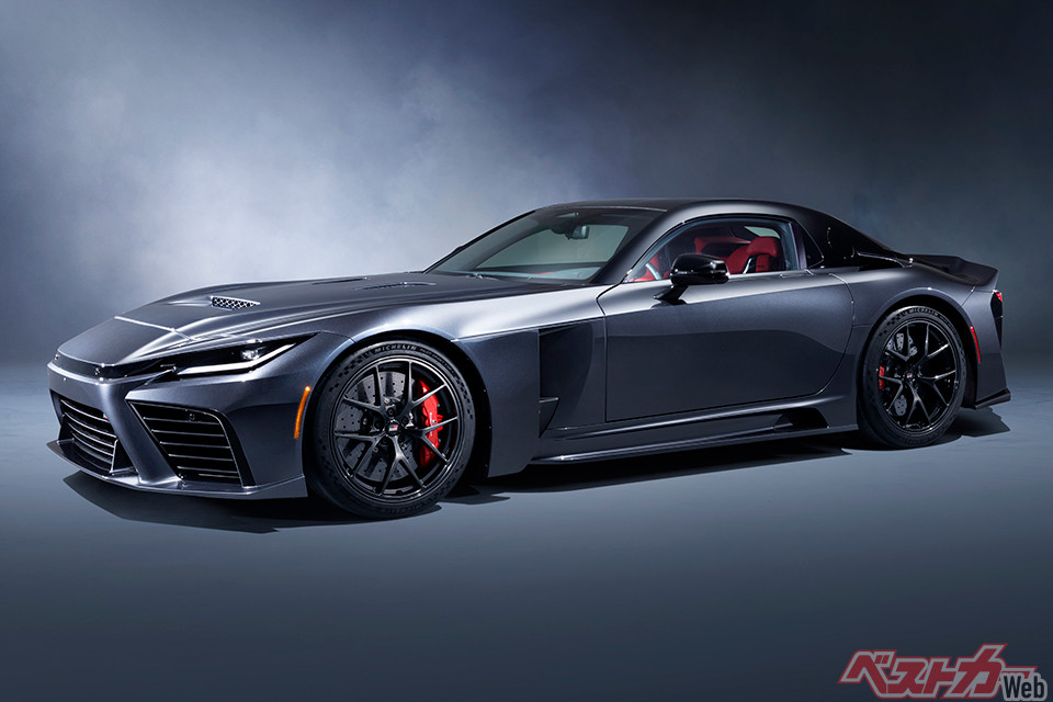 モントレーカーウィークでプロドライバーによるサーキット走行も披露されたというトヨタ GR GT