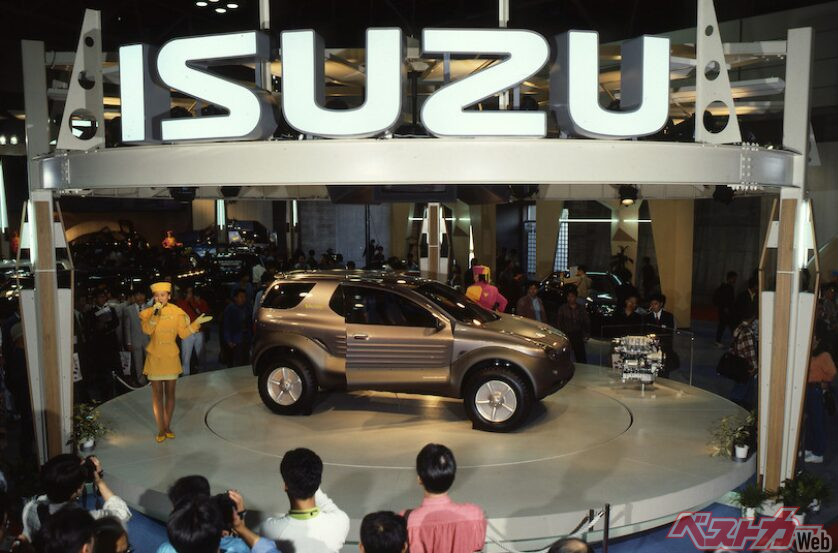 1993年の東京モーターショーに出展されたヴィークロス。このまますぐに市販してほしい」という声に応え、4年後に市販化される