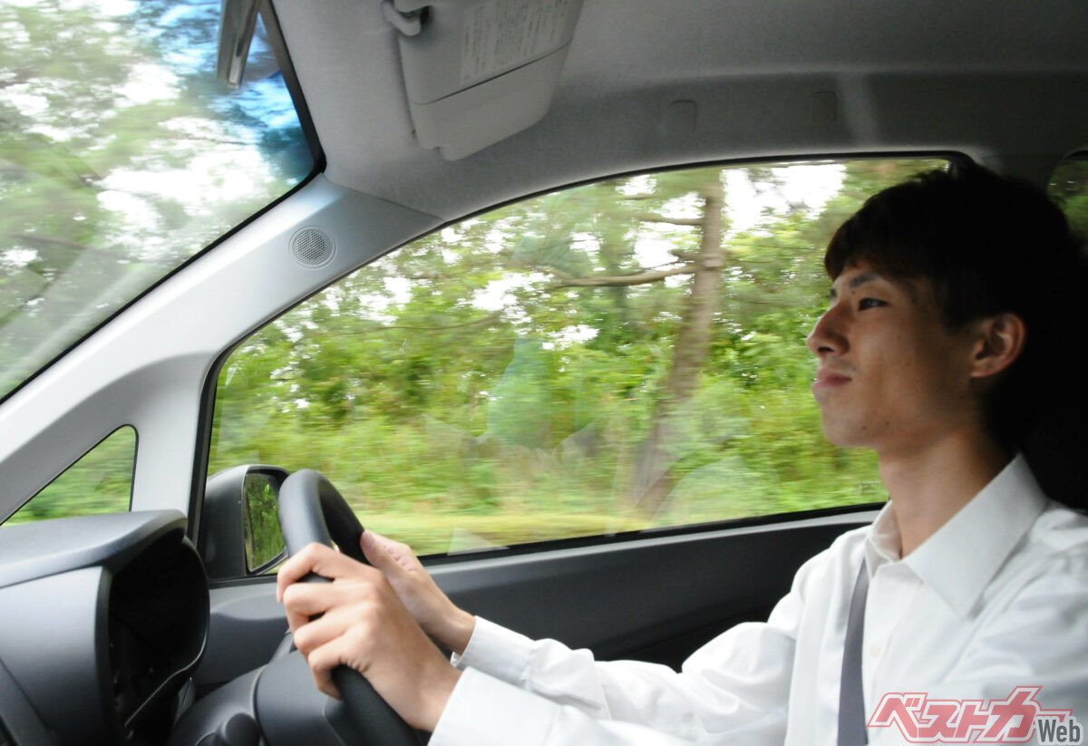 家族限定契約は契約している車を運転する人を限定することで保険料を抑えることができる仕組みだ。