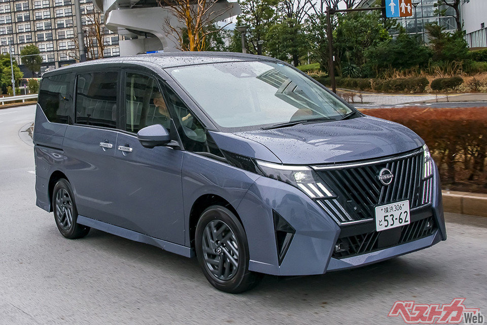 日産 セレナ（278万5200～455万700円）。価格は高めだが、e-POWERの走りは魅力的