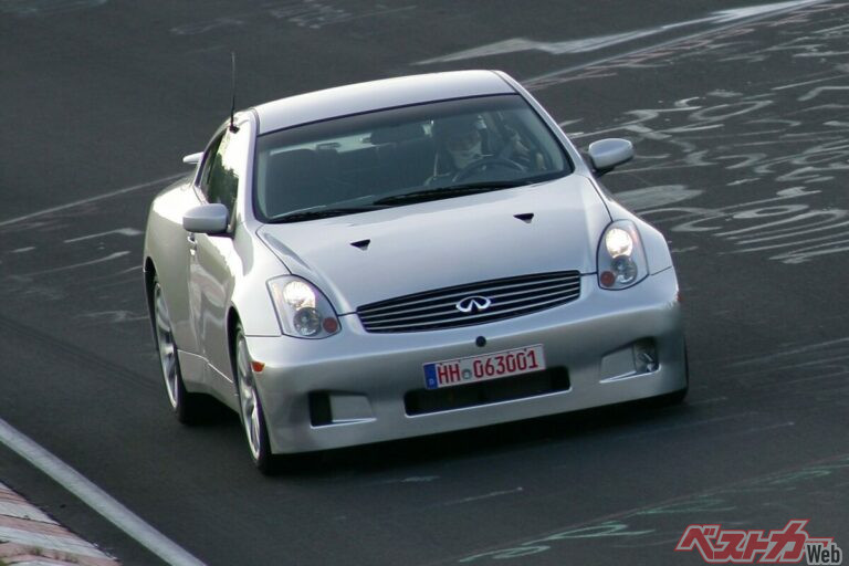 新型エルグランドも発売前は完全黒布でR35 GT-Rも見た目はV35スカイライン!?　日産のカモフラ車は隠し方まで個性的だった！