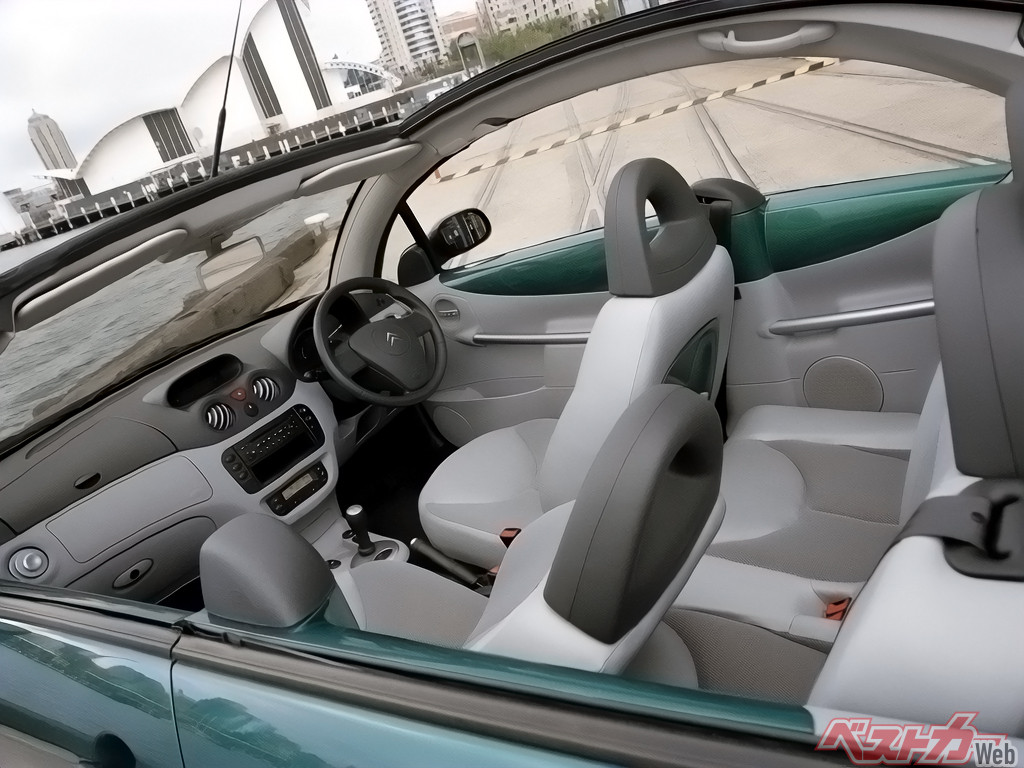 オープンカーがもっと身近だった時代がある!?　2000年代前半の輸入車は遊び心にあふれていた！