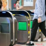 「Suicaをタッチ」も時代遅れに!? スマホを出さずに運賃を自動決済！ 交通機関で「手ぶら決済」実用化へ