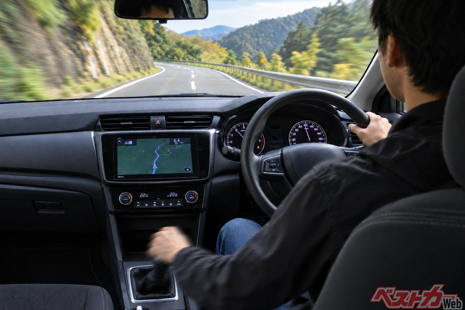 いつからMT車は趣味のクルマになった!?　普通のクルマから消えた理由