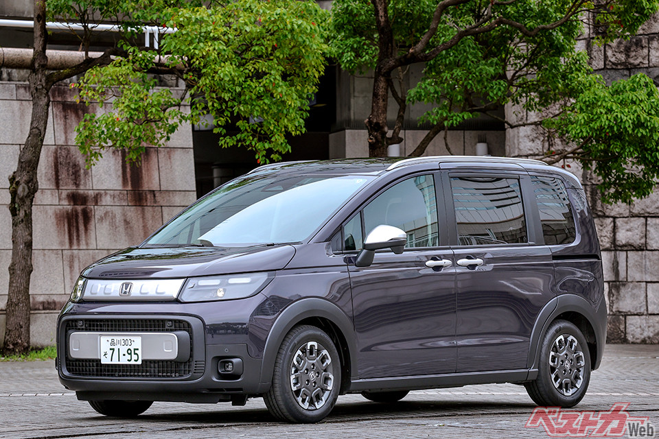 ホンダ フリード（価格帯：262万3500～355万8500円　買い得グレード：e:HEVエアーEX）