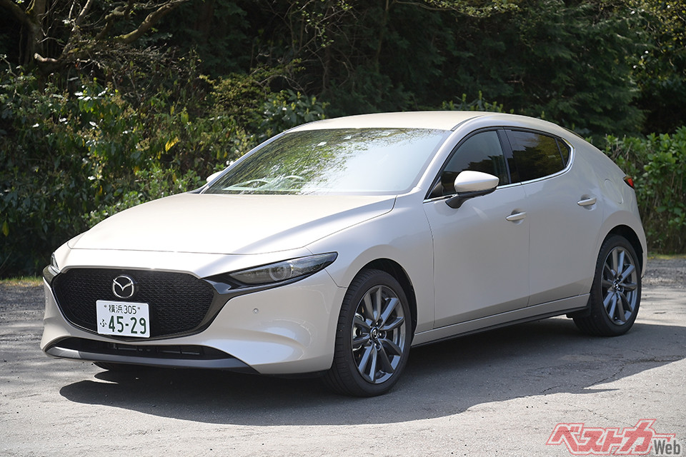 マツダ MAZDA3 ファストバック（価格帯：305万8000～342万6500円　買い得グレード：25S〈6速AT〉）