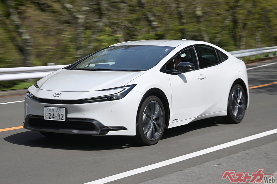 トヨタ プリウス(279万6200~388万4100円 ※PHEV Z:補助金85万円)