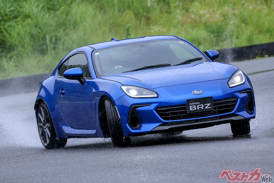 スバル BRZ（337万7000～359万7000円）