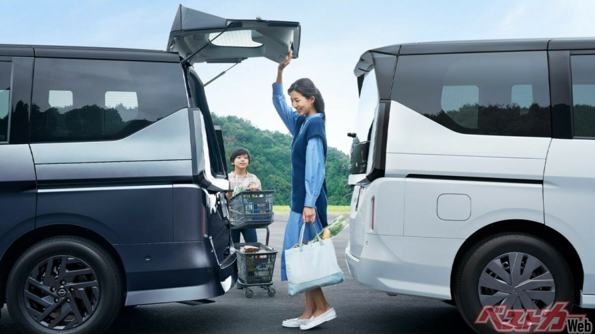 リアガラス部分だけを開けられるデュアルバックドア。後方に余裕がない場所でも荷物を出し入れしやすく、次期型にも残してほしいセレナの便利な装備だ