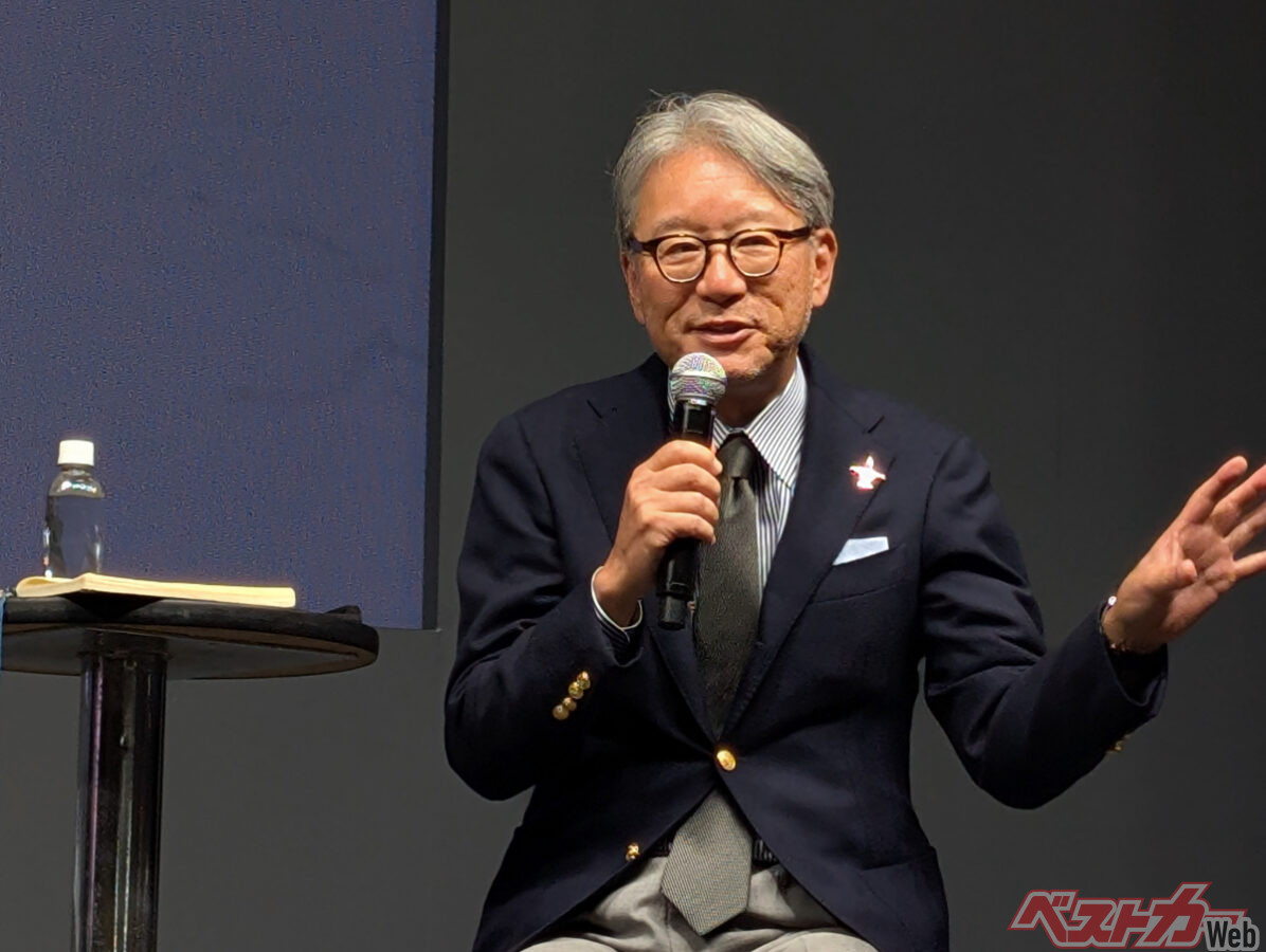 このセッションに、自工会から佐藤会長と三部副会長の２名をアサインした主催者にはセンスを感じる。他の人だったら議論にならないかケンカになっていたかも
