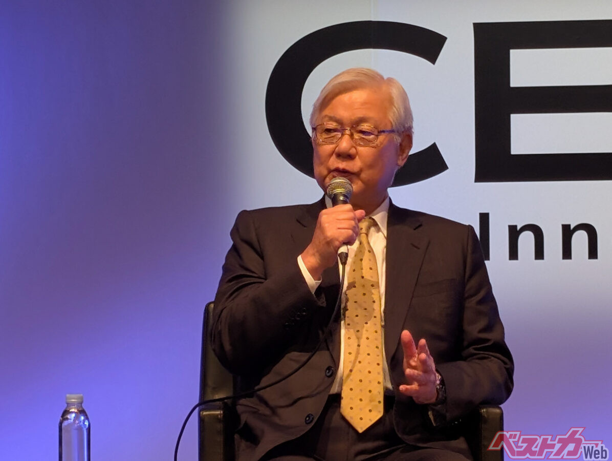 JEITA（電子情報技術産業協会）の新野会長は「AIにできること」と「人間にできること」について語る。両業界は大きな転換点を迎えているが、しかしそれは「拙速」になってはいけない、と語っているように思えた。変わるものと変えてはいけないものを見極めることが大事