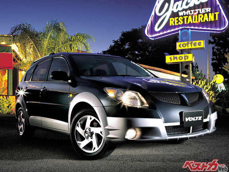 GMとの共同企画という珍しいスタイルで2002年に誕生した新型車ヴォルツ。当時、若者をターゲットとしていたネッツ店で販売された