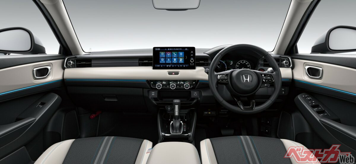 現行ヴェゼルの運転席。次期型には次世代ADASを搭載する計画で、通勤や買い物から長距離移動まで、運転支援を使える場面が広がりそうだ