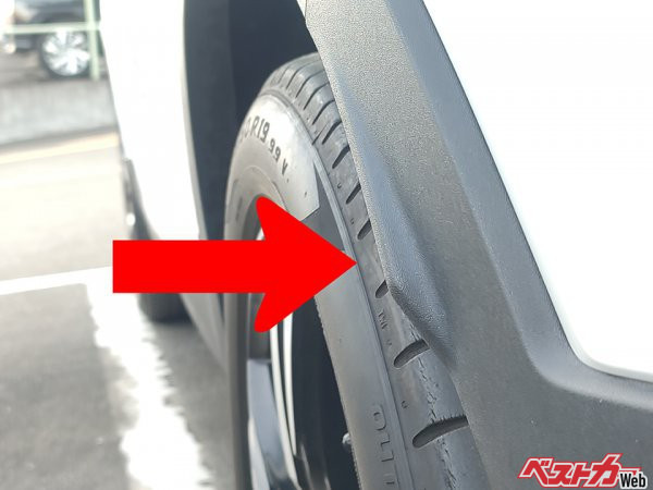 リアフェンダーに申し訳なさそうについている出っ張り。これって何の意味があるのか？