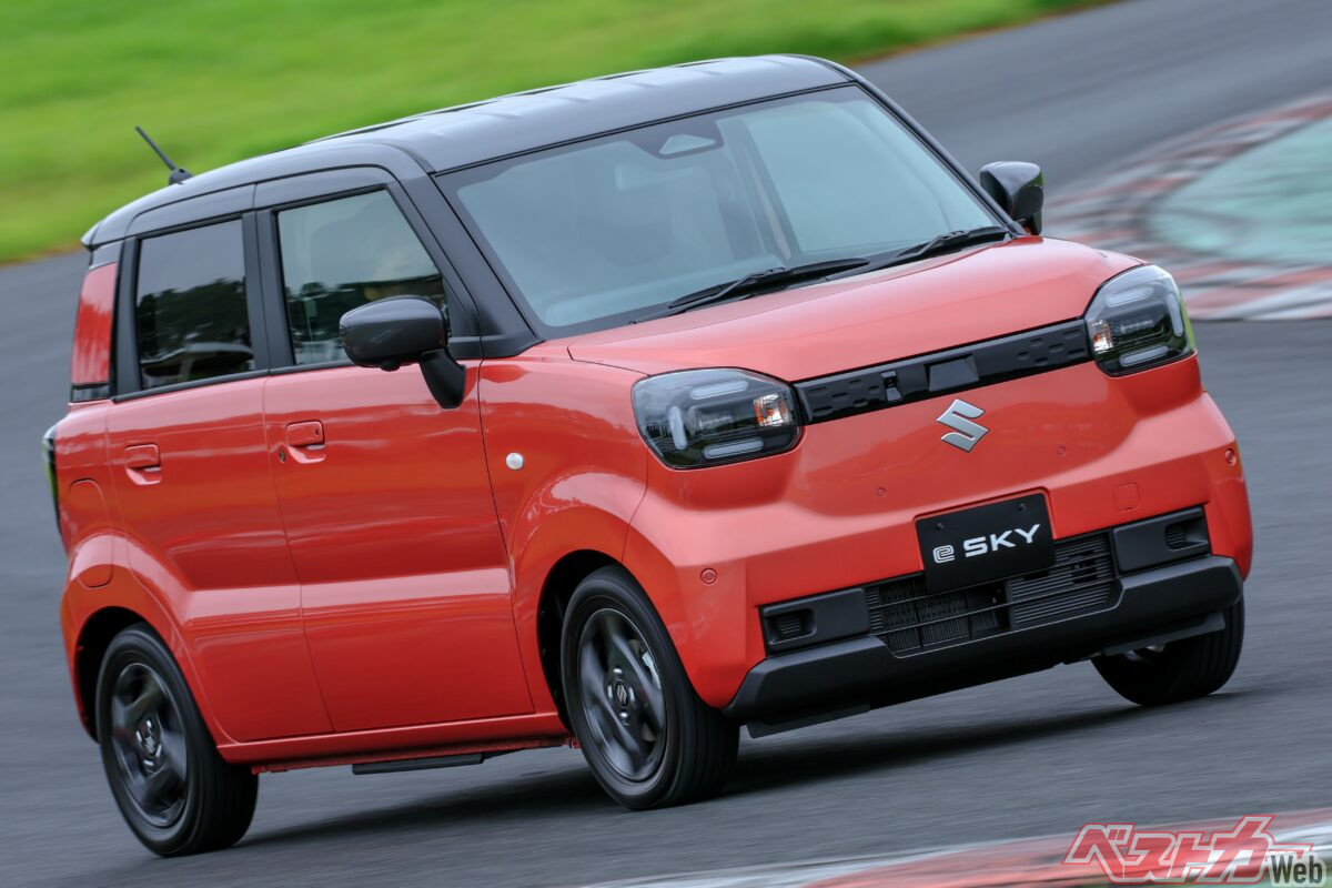 スズキ本気の新型EV「e SKY」!!　泥臭さを捨てたデザインの正体と気になる後席の広さはいかに??