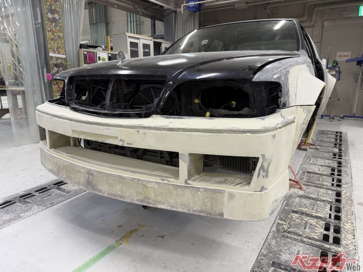 片側88mmワイドのフェンダー。角張ったバンパーイメージもとても新鮮だぞ