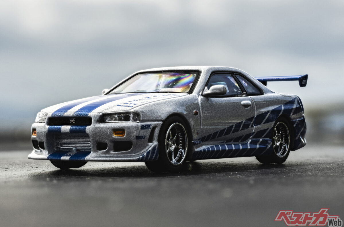 ワイルド・スピードX2で活躍したブライアンのR34 GT-Rがファミマに降臨!! ファミチキを買うついでにおひとついかが？