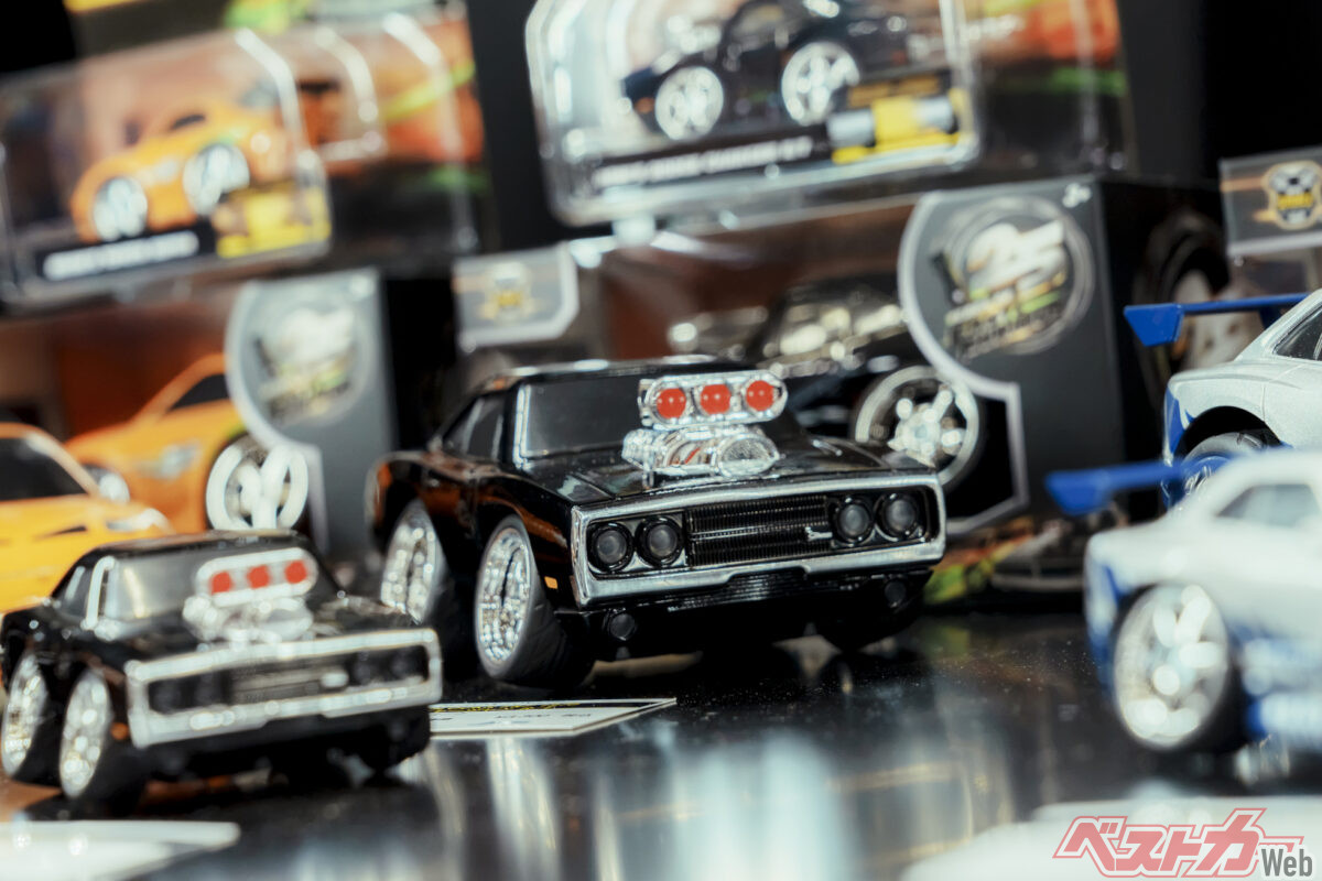 ホイール変形機構を持ち合わせているJADA TOYSのワイルドスピードシリーズ。見た目もキュートで価格も3300円とお手頃だ