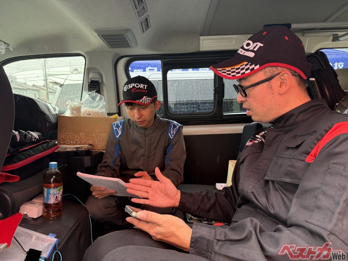 初めてのコ・ドラとなる松本さんにリラックスするよう会話するコ・ドラ経験6年の荻野さん