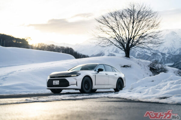 北アルプスとクラウン 特別仕様車 Z “THE 70th” 燃料電池車