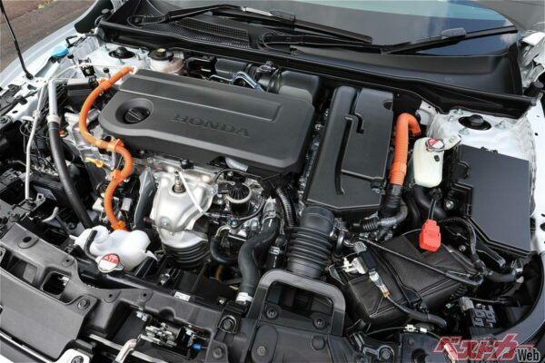 2L直噴4気筒に2モーターを組み合わせたe:HEV。パワーは十分