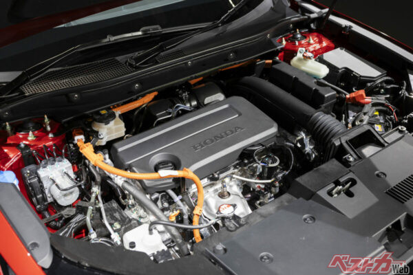 搭載される第4世代に進化したe:HEVはロックアップローの採用により、市街地の中低速域でも積極的にエンジン直結を使う制御に