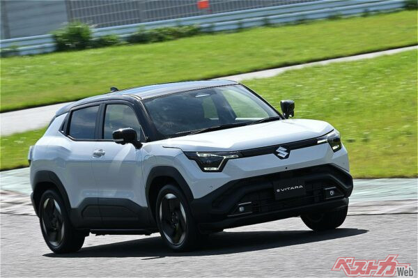 4WDはオンロードの旋回性も高めており走りの質感も十分