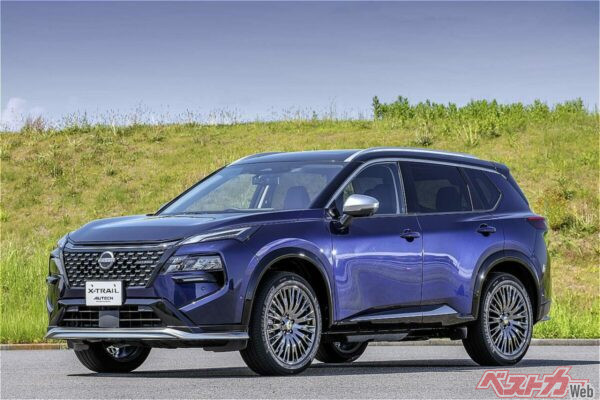 エクストレイル オーテック スポーツスペック。リアのラゲッジルーム下にパフォーマンスダンパーを搭載する