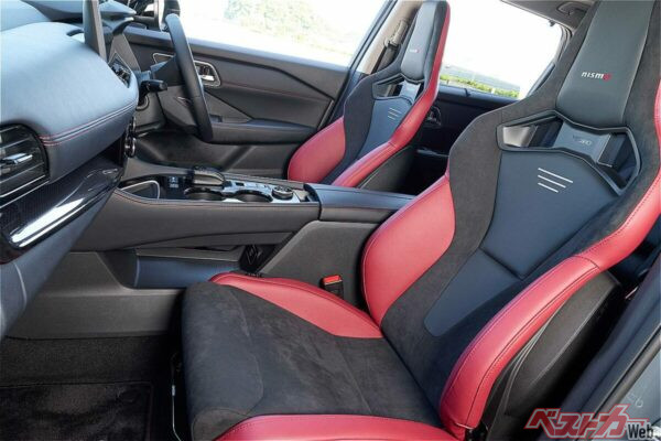 新型エクストレイルの内装チェック!!　ゴージャス仕様からレカロ付きまで選び放題よ!!!　