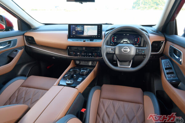 オプションのナッパレザー仕様の標準モデル。表皮色がブラウンになった