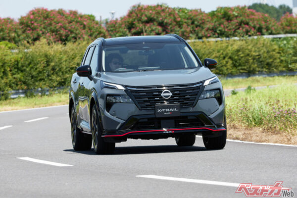 NISMOはリアが押し出すFR的乗り味が魅力