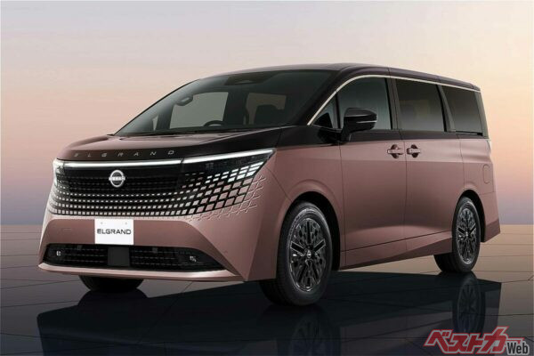 新型エルグランド。タイヤサイズは235/60R18