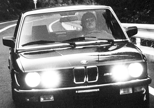 BMW M5(E28)試乗 スーパーカーM1のエンジンを載せた4ドアセダン 徳大寺有恒のリバイバル試乗記