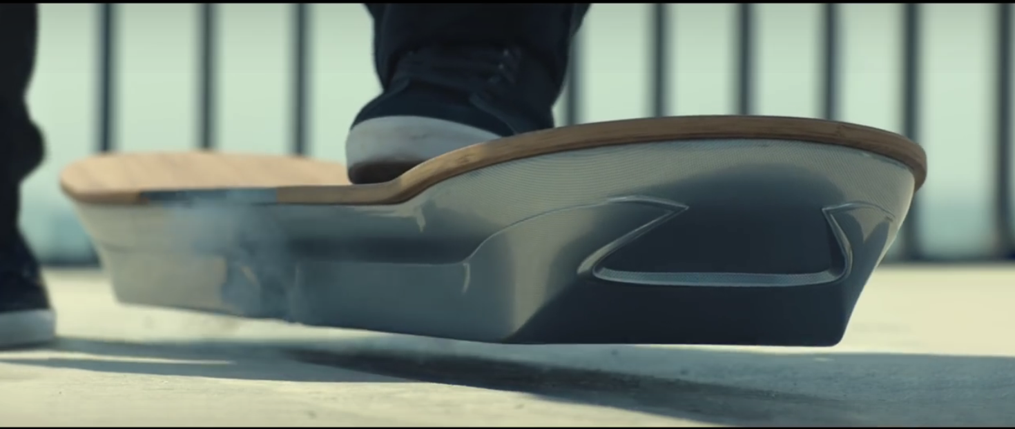 レクサスのホバーボードが完成 動画 自動車情報誌 ベストカー