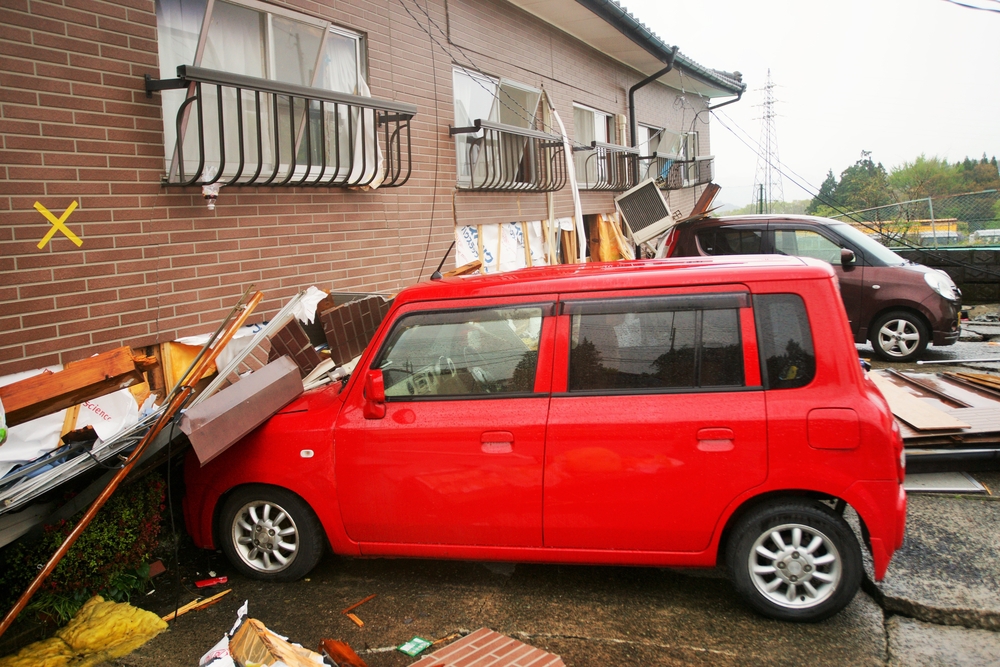 車両保険 地震だと降りないって本当？ 台風、豪雨は？