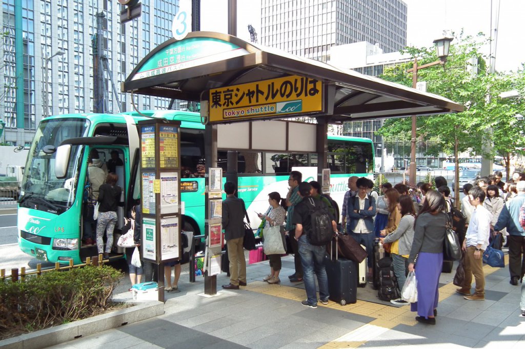 2012年の成田発着のLCC運航に合わせて開設された「東京シャトル」は、1000円という価格から人気路線になった