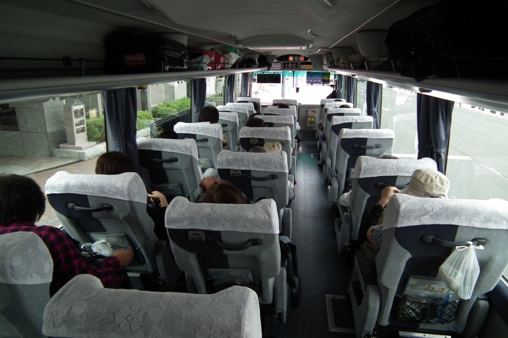 帯運観光の「とかちミルキーライナー」は3列座席バスで運行