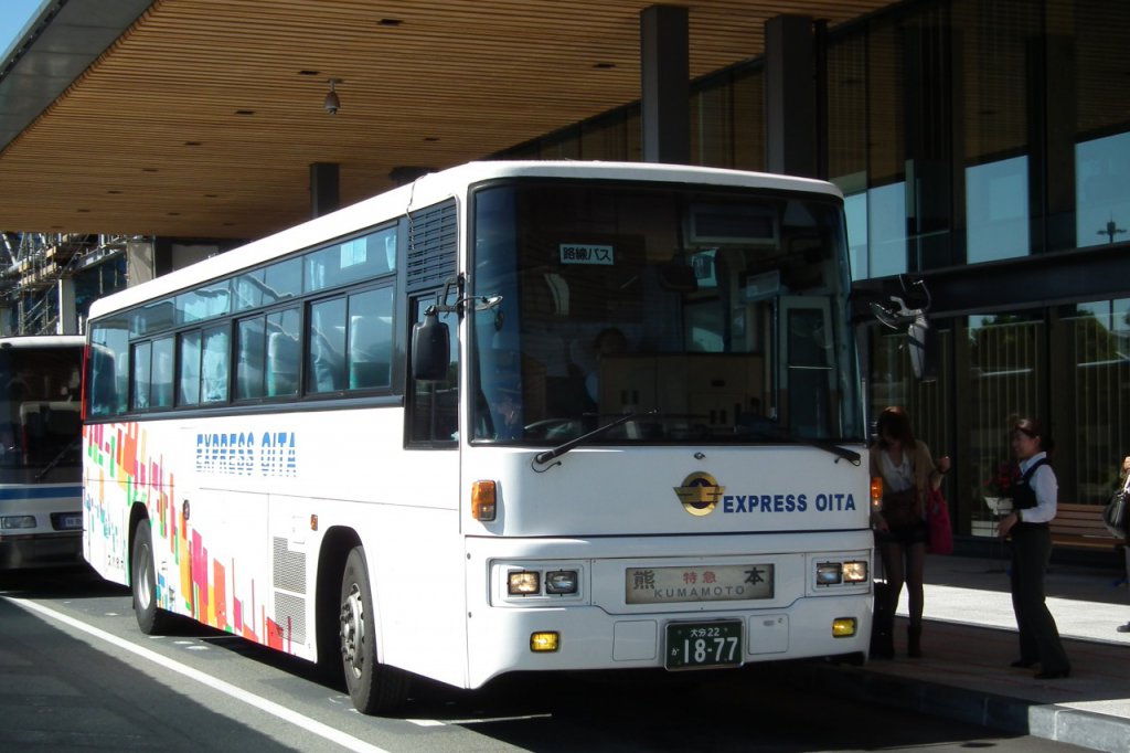 熊本空港に到着した大分バスの熊本行き「やまびこ」