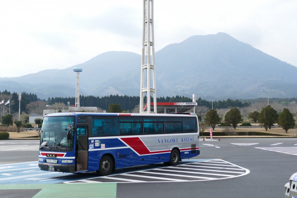 これこそ合理性の極み 空港バスを兼ねる都市間高速バス バス総合情報誌 バスマガジン