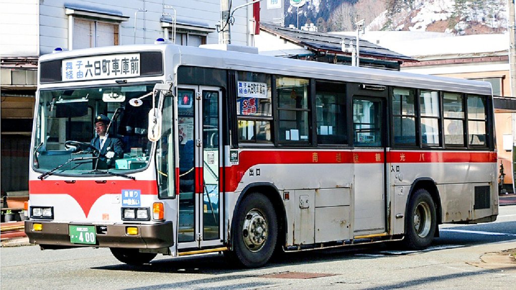 南越後観光バス 長岡200か400 　T1354 いすゞU-LV218K<br>いすゞのU-規制車のうち、90〜93年度車は函館バスに一部が移籍したのみで、本格的な移籍は94年度車からになる。94、95年度車は越後交通グループにのみ移籍した