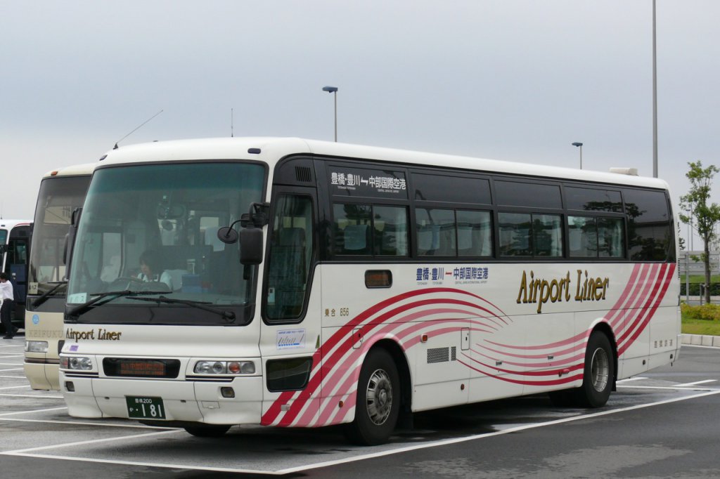 豊鉄バスは、小牧空港時代は安定していたのに、中部空港路線はあっけなく休止に