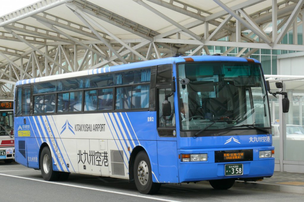 北九州空港が新規開業時、北九州市営バスは折尾から乗り入れた