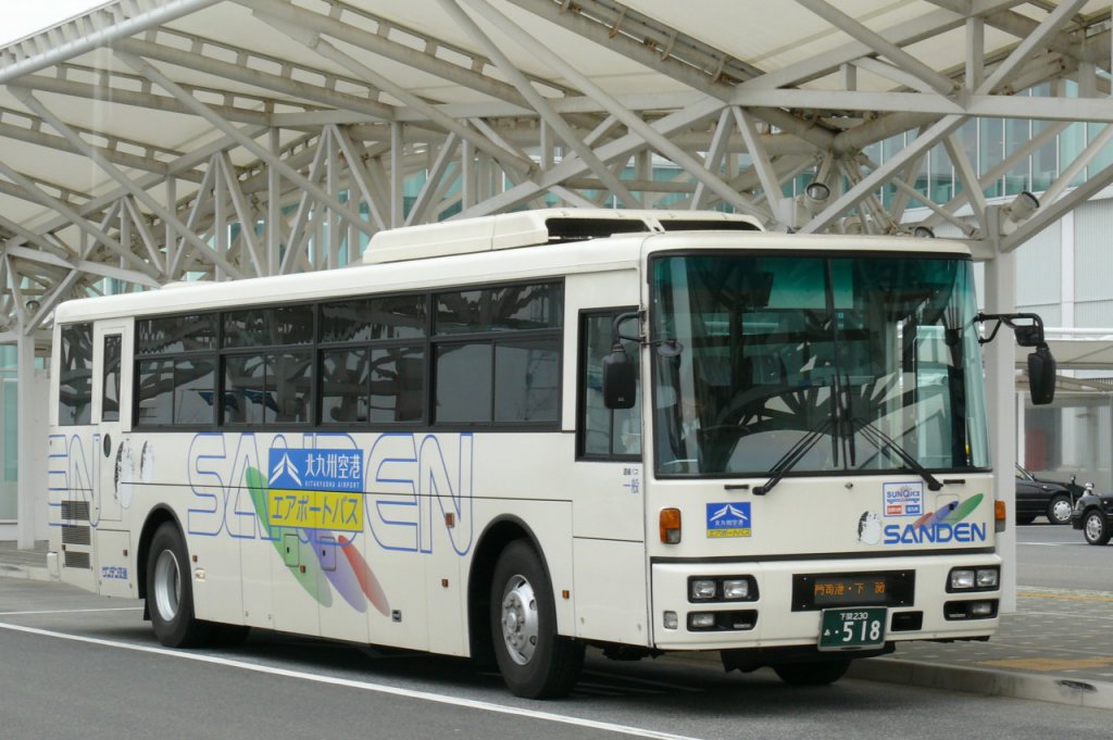 北九州空港の新規開業時、山口県からもサンデン交通が乗り入れていた
