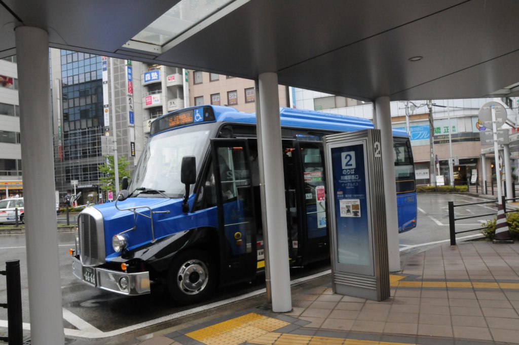 巡回バスなので一応、という感じだが起終点となるのは東武鉄道とJRの駅となる川越駅の西口、2番乗り場だ