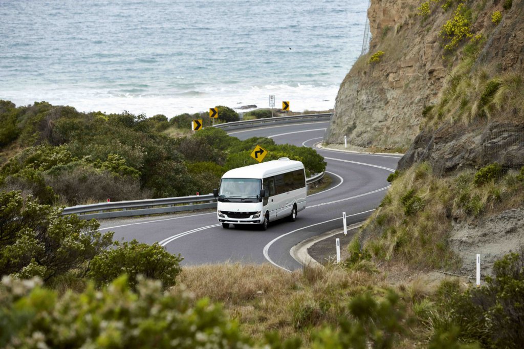 小型バス「ローザ」新型モデルを海外初導入 ～オーストラリア市場に展開～