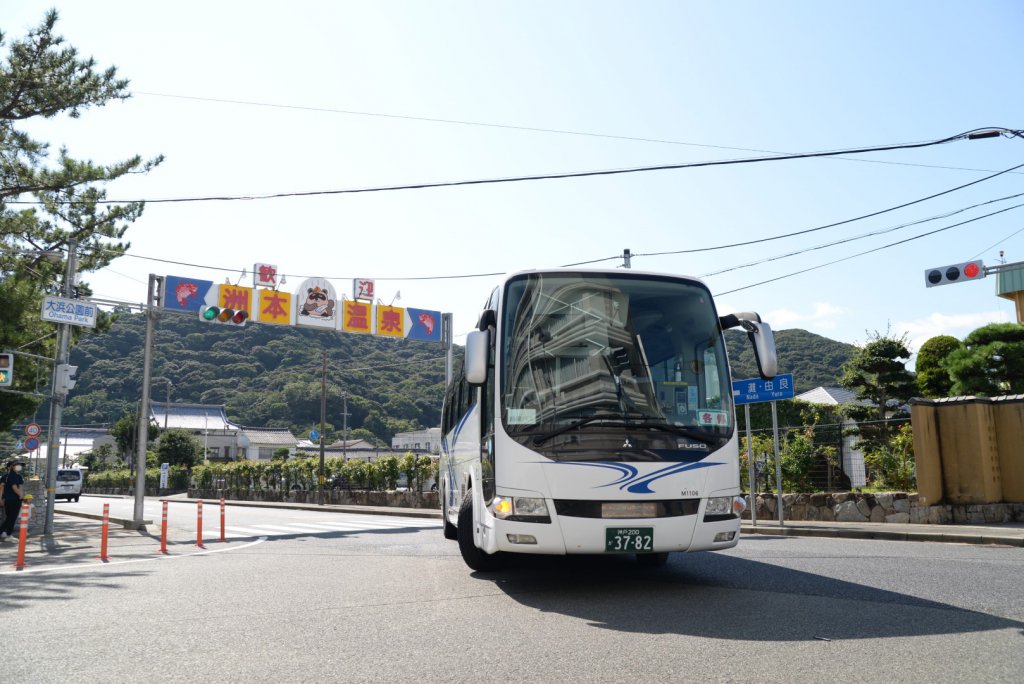 淡路島・洲本温泉を発車する本四海峡バスのLKG-MS96VP三菱ふそうエアロエース。こちらも京阪神と四国間を走るエキスパートだ