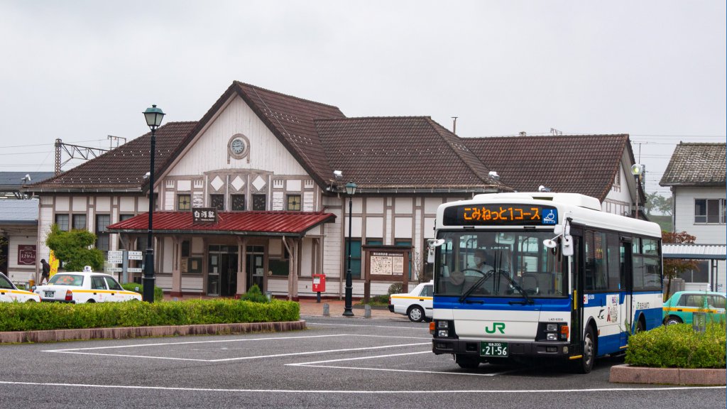 JRバス関東　福島200か2156　2120いすゞKK-LR233J　近年新たな移籍先として数台が登場している。白河には中型が1台配置され、主にコミュニティバス用に使われる　撮影者■北天幻龍
