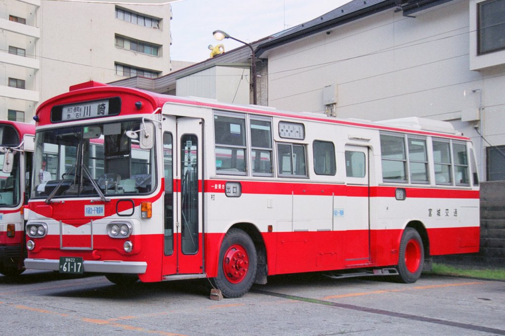 仙台地区を中心に神奈川中央交通からは多くの車両が転入した。MP118系はその中心でM尺のほかN尺も転入し都市部通勤路線の冷房化にも寄与した